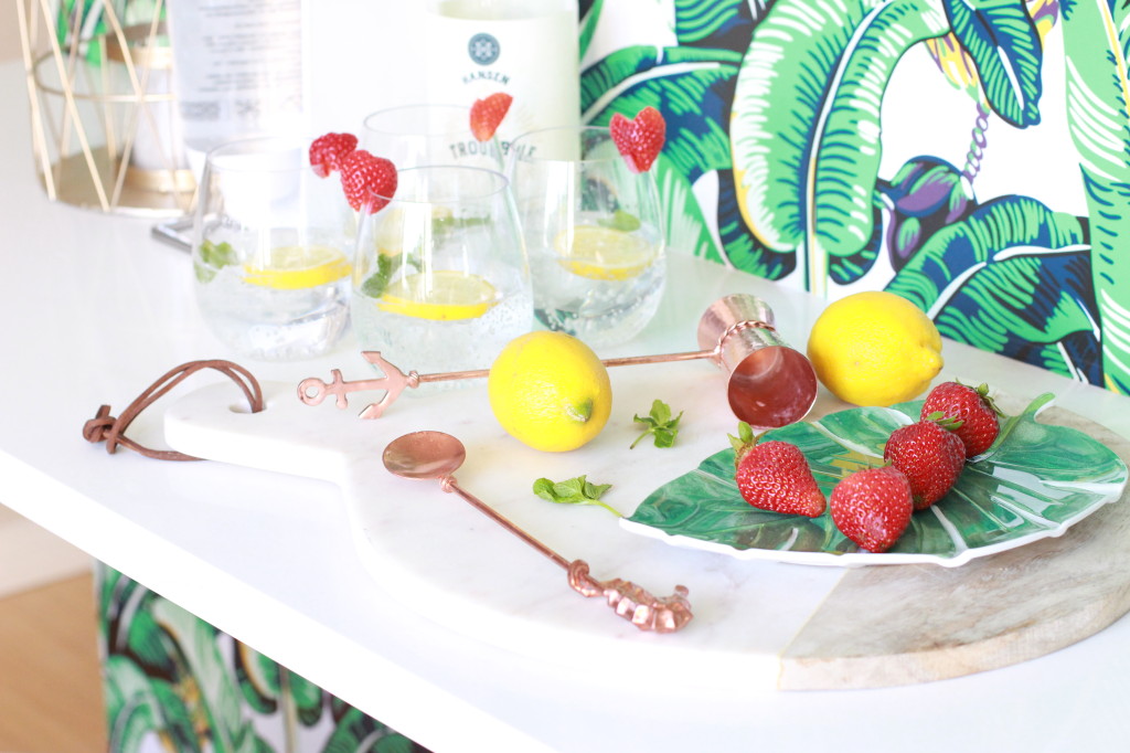summer drink recipe strawberry lemon gin spritz 