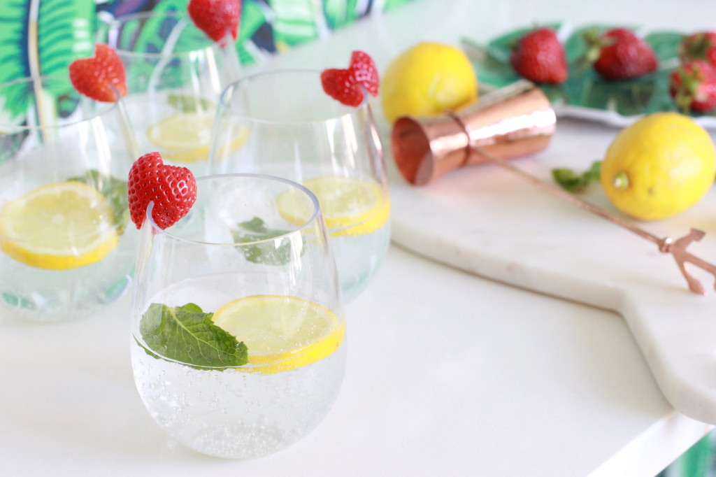 summer drink recipe strawberry lemon gin spritz 